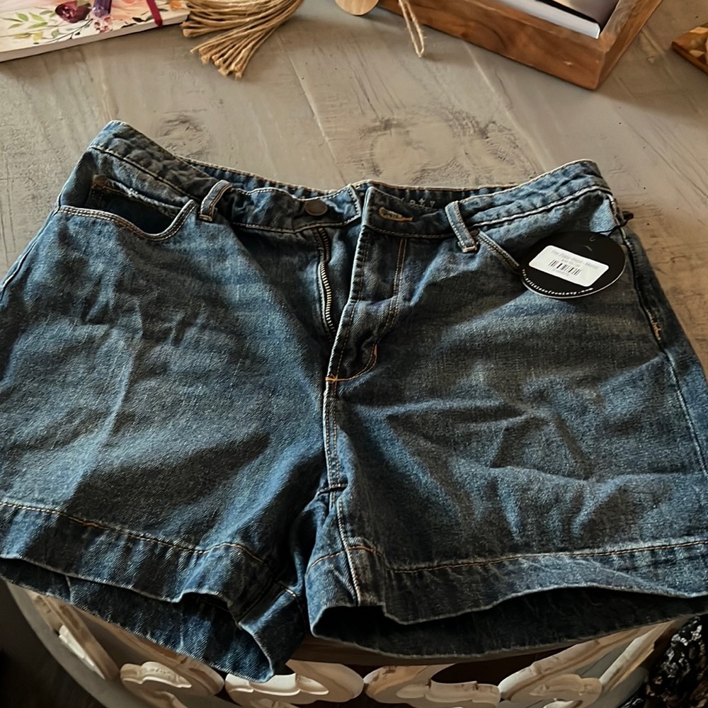 New with tags high rise jean shorts